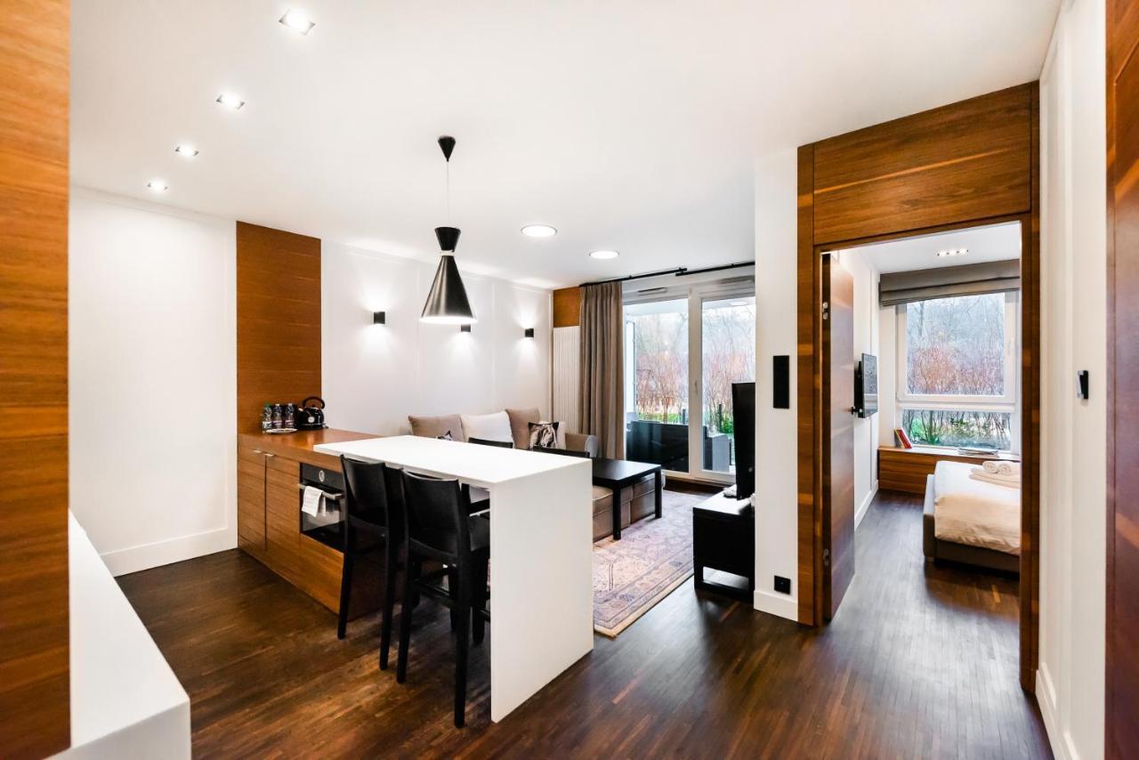 Wola Luxury Wooden Apartment ワルシャワ エクステリア 写真